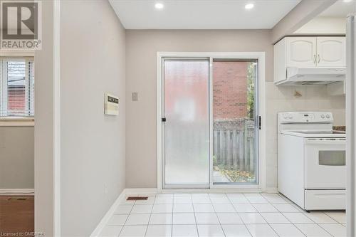 560 Marlatt Drive, Oakville, ON - Indoor Photo Showing Kitchen