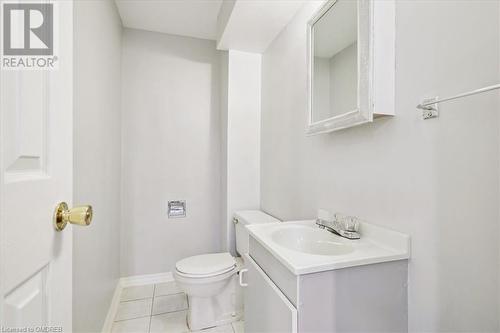 560 Marlatt Drive, Oakville, ON - Indoor Photo Showing Bathroom