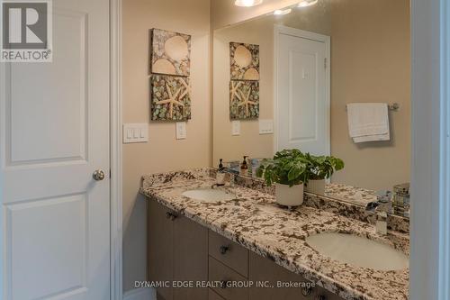 3121 Trailside Drive, Oakville, ON - Indoor Photo Showing Bathroom