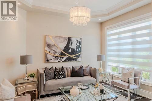 3121 Trailside Drive, Oakville, ON - Indoor Photo Showing Living Room