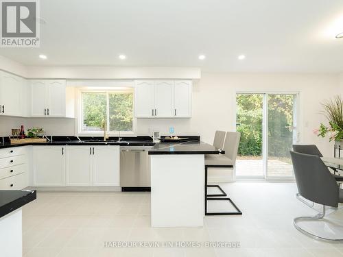 83 Luba Avenue, Richmond Hill, ON - Indoor Photo Showing Kitchen