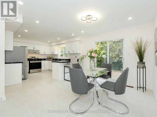 83 Luba Avenue, Richmond Hill, ON - Indoor Photo Showing Kitchen