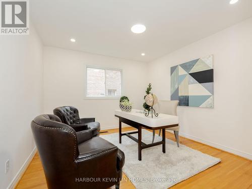 83 Luba Avenue, Richmond Hill, ON - Indoor Photo Showing Living Room