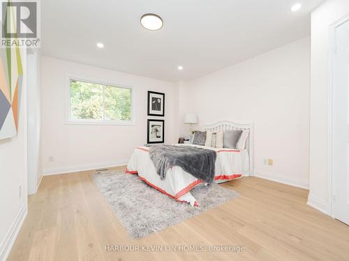 83 Luba Avenue, Richmond Hill, ON - Indoor Photo Showing Bedroom