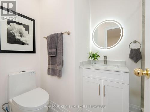 83 Luba Avenue, Richmond Hill, ON - Indoor Photo Showing Bathroom