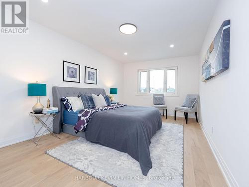 83 Luba Avenue, Richmond Hill, ON - Indoor Photo Showing Bedroom