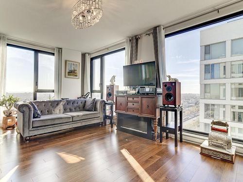 Living room - 1812-2000 Boul. René-Lévesque O., Montréal (Ville-Marie), QC - Indoor Photo Showing Living Room