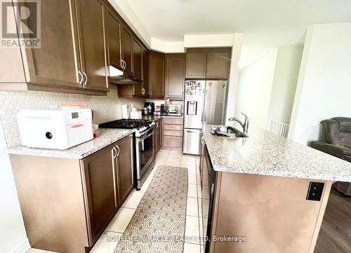 8 Boothill Drive, Brampton, ON - Indoor Photo Showing Kitchen