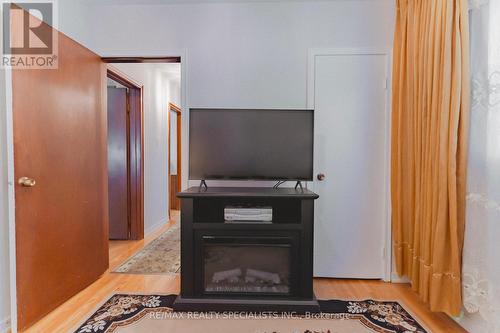 2 Allonsius Drive, Toronto, ON - Indoor Photo Showing Other Room