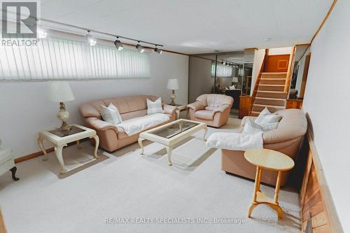 2 Allonsius Drive, Toronto, ON - Indoor Photo Showing Living Room