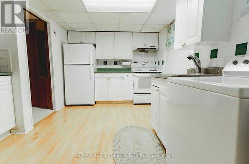 2 Allonsius Drive, Toronto, ON - Indoor Photo Showing Kitchen