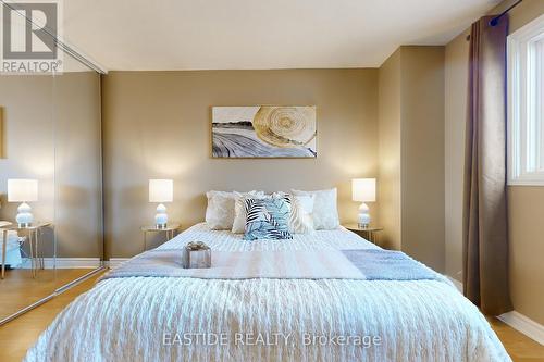 3517 Copernicus Drive, Mississauga, ON - Indoor Photo Showing Bedroom