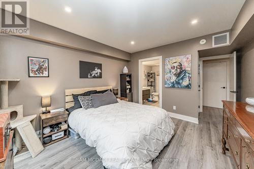 102 - 4 Tree Tops Lane, Huntsville, ON - Indoor Photo Showing Bedroom