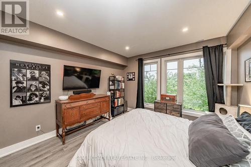 102 - 4 Tree Tops Lane, Huntsville, ON - Indoor Photo Showing Bedroom