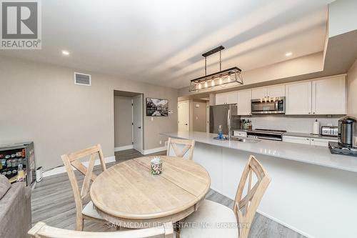 102 - 4 Tree Tops Lane, Huntsville, ON - Indoor Photo Showing Dining Room