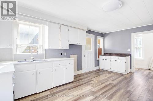 74 William Street, Norfolk, ON - Indoor Photo Showing Kitchen With Double Sink