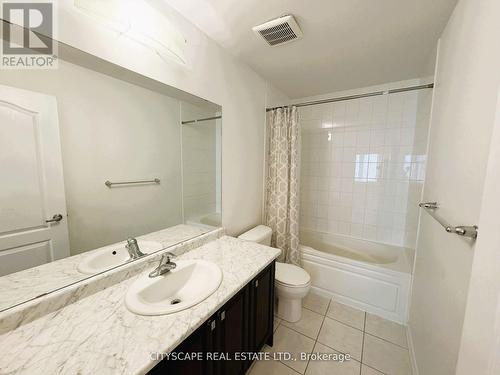 72 Maclachlan Avenue, Haldimand, ON - Indoor Photo Showing Bathroom