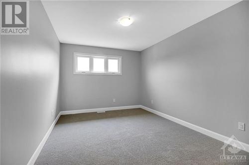 647 Parkview Terrace, Russell, ON - Indoor Photo Showing Other Room