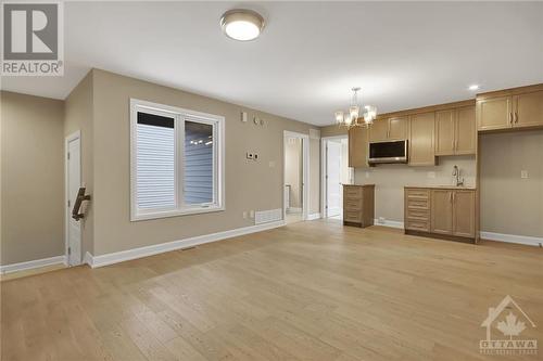 647 Parkview Terrace, Russell, ON - Indoor Photo Showing Kitchen