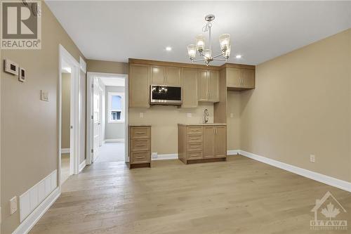 647 Parkview Terrace, Russell, ON - Indoor Photo Showing Kitchen