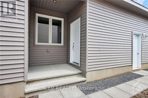 647 Parkview Terrace, Russell, ON - Outdoor