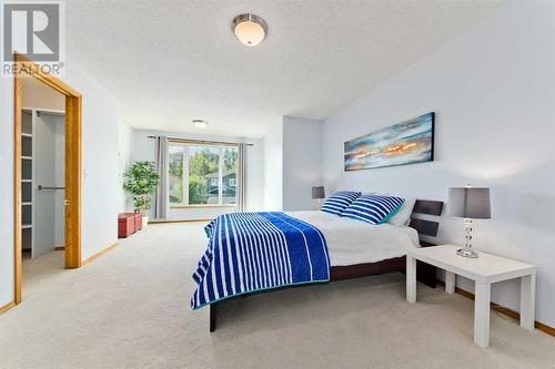 145 Macewan Park Rise Nw, Calgary, AB - Indoor Photo Showing Bedroom