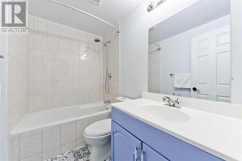 145 Macewan Park Rise Nw, Calgary, AB - Indoor Photo Showing Bathroom