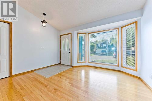 145 Macewan Park Rise Nw, Calgary, AB - Indoor Photo Showing Other Room