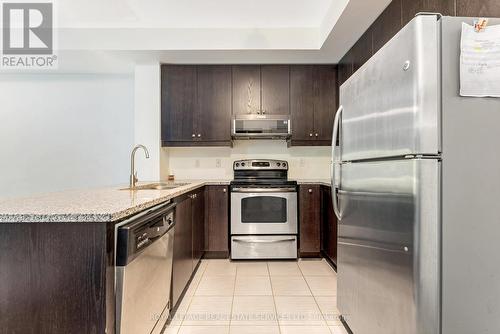 118 - 570 Lolita Gardens, Mississauga, ON - Indoor Photo Showing Kitchen