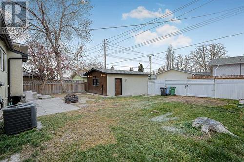 7915 Huntington Street Ne, Calgary, AB - Outdoor