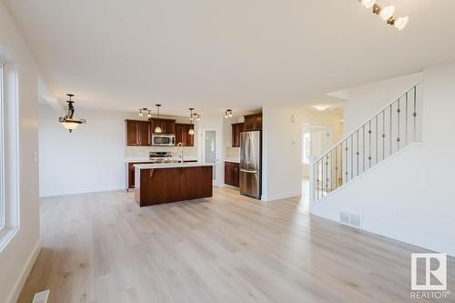 8017 Shaske Dr Nw, Edmonton, AB - Indoor Photo Showing Kitchen