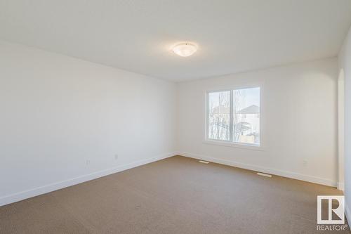 8017 Shaske Dr Nw, Edmonton, AB - Indoor Photo Showing Other Room