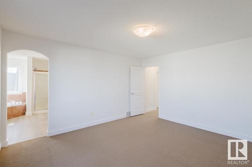 8017 Shaske Dr Nw, Edmonton, AB - Indoor Photo Showing Other Room