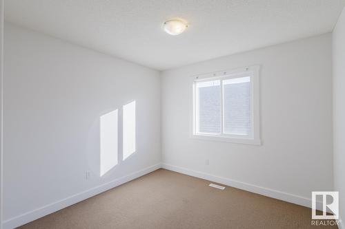 8017 Shaske Dr Nw, Edmonton, AB - Indoor Photo Showing Other Room