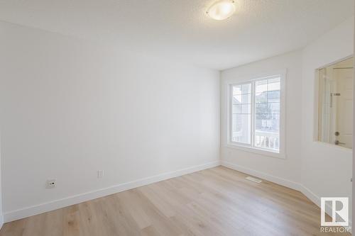 8017 Shaske Dr Nw, Edmonton, AB - Indoor Photo Showing Other Room