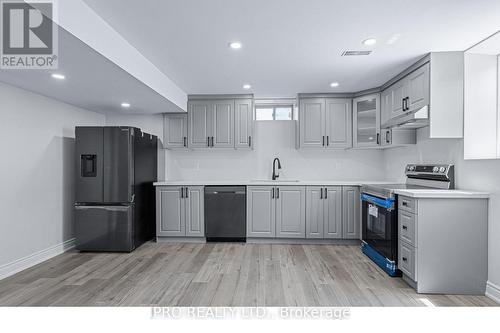 935 Barton Way, Innisfil, ON - Indoor Photo Showing Kitchen