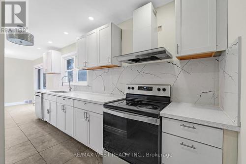 5866 Valley Way, Niagara Falls, ON - Indoor Photo Showing Kitchen