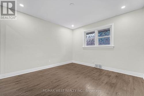 5866 Valley Way, Niagara Falls, ON - Indoor Photo Showing Other Room