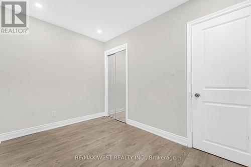 5866 Valley Way, Niagara Falls, ON - Indoor Photo Showing Other Room