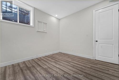 5866 Valley Way, Niagara Falls, ON - Indoor Photo Showing Other Room