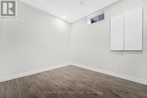 5866 Valley Way, Niagara Falls, ON - Indoor Photo Showing Other Room