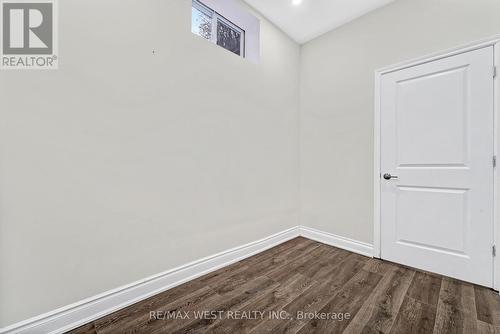 5866 Valley Way, Niagara Falls, ON - Indoor Photo Showing Other Room