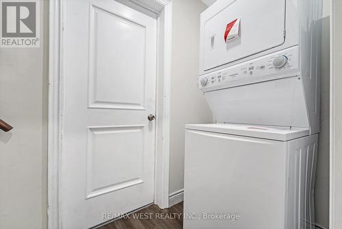 5866 Valley Way, Niagara Falls, ON - Indoor Photo Showing Laundry Room