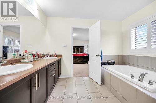 3 Aldgate Avenue, Hamilton, ON - Indoor Photo Showing Bathroom