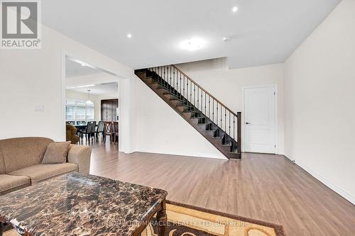 3 Aldgate Avenue, Hamilton, ON - Indoor Photo Showing Living Room