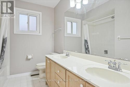 560 Marlatt Drive, Oakville, ON - Indoor Photo Showing Bathroom