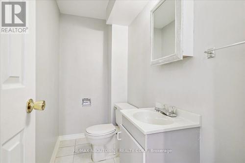 560 Marlatt Drive, Oakville, ON - Indoor Photo Showing Bathroom