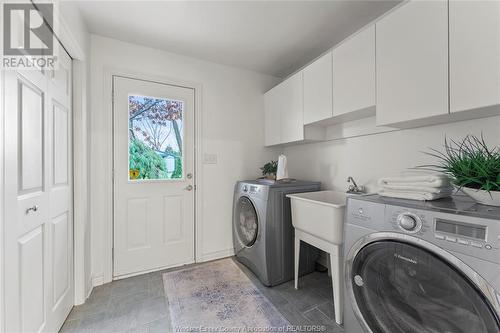 991 Woodland Crescent, Lakeshore, ON - Indoor Photo Showing Laundry Room