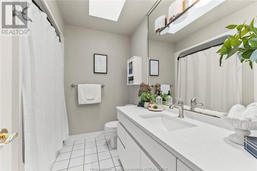 991 Woodland Crescent, Lakeshore, ON - Indoor Photo Showing Bathroom