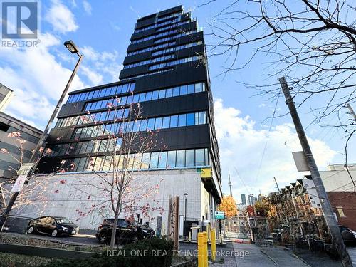 1405 - 195 Mccaul Street, Toronto, ON - Outdoor